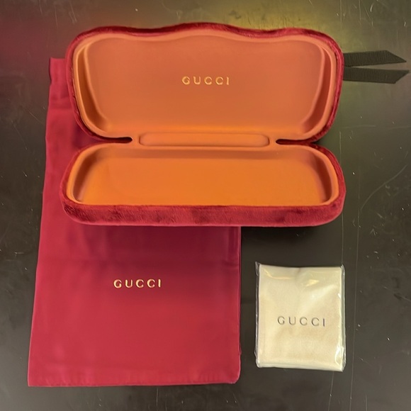 RED GUCCI EYEGLASS CASE *AUTHENTIC* - Picture 2 of 3